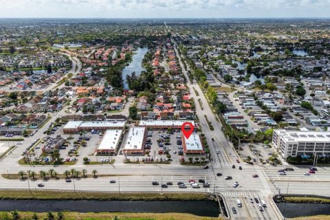 Купить коммерческую недвижимость в Майами, Флорида № 2046836 - фото 14
