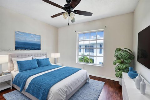 Condo in Fort Lauderdale, Florida, 2 bedrooms  № 1929982 - photo 2