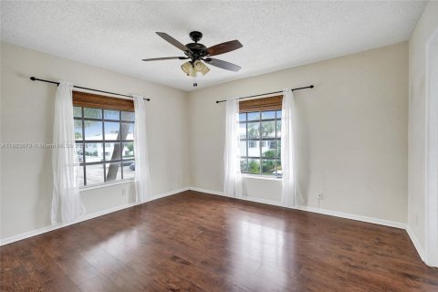 Condo in Fort Lauderdale, Florida, 2 bedrooms  № 1929982 - photo 11