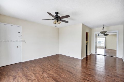 Condo in Fort Lauderdale, Florida, 2 bedrooms  № 1929982 - photo 6