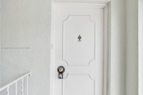Condo in Fort Lauderdale, Florida, 2 bedrooms  № 1929982 - photo 16