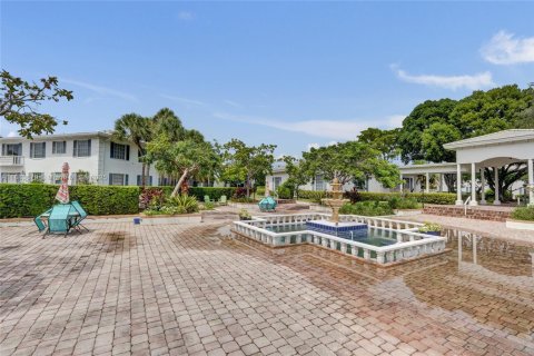 Condo in Fort Lauderdale, Florida, 2 bedrooms  № 1929982 - photo 24
