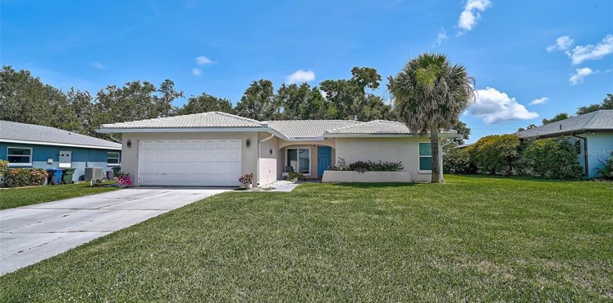 House in Venice, Florida 3 bedrooms, 150.04 sq.m. № 1806813