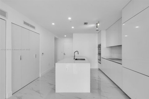 Condo in Miami, Florida, 2 bedrooms  № 1968449 - photo 20