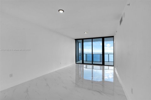 Condo in Miami, Florida, 2 bedrooms  № 1968449 - photo 13