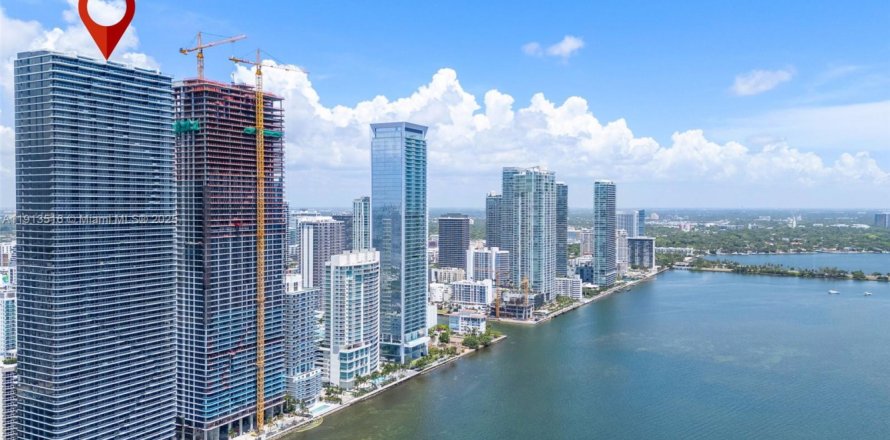 Condo in Miami, Florida, 2 bedrooms  № 1968449