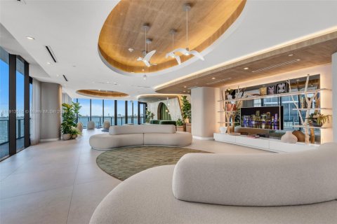 Condo in Miami, Florida, 2 bedrooms  № 1968449 - photo 7