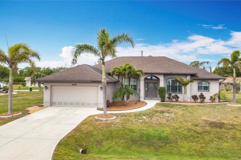 House in Port Charlotte, Florida 3 bedrooms, 229.56 sq.m. № 1592626 - photo 6