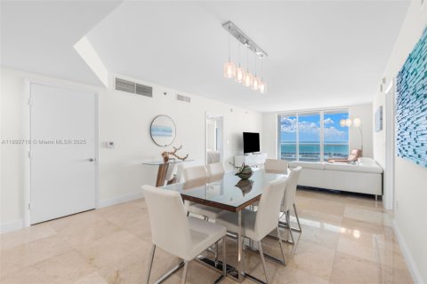 Condo in Hallandale Beach, Florida, 3 bedrooms  № 1945450 - photo 6