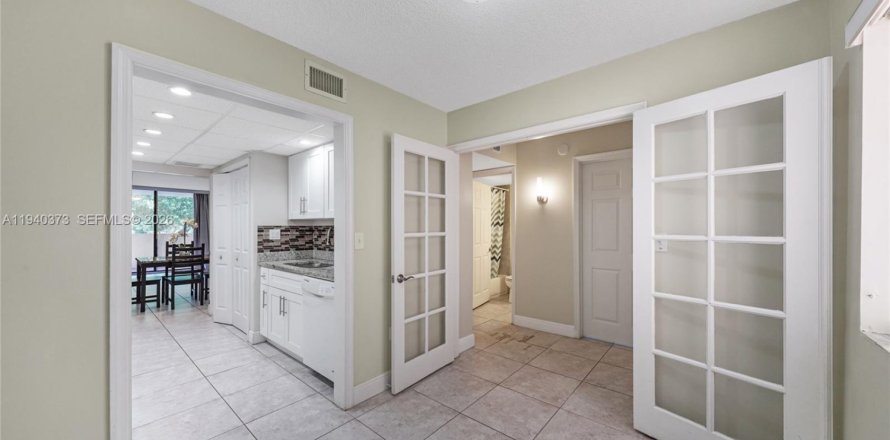 Кондоминиум с 3 спальнями в Плантация, Флорида № 1997840