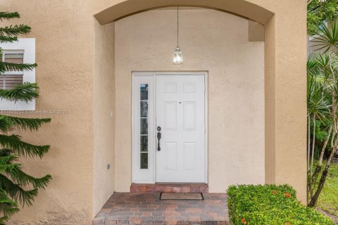 House in Pembroke Pines, Florida 3 bedrooms, 178.65 sq.m. № 1945628 - photo 6