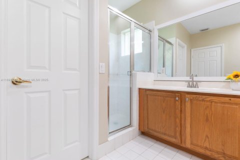 House in Pembroke Pines, Florida 3 bedrooms, 178.65 sq.m. № 1945628 - photo 24