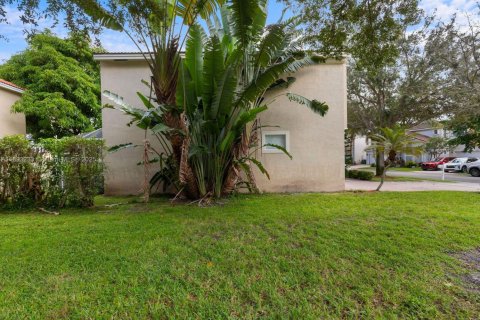 House in Pembroke Pines, Florida 3 bedrooms, 178.65 sq.m. № 1945628 - photo 5