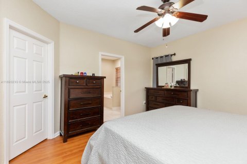 House in Pembroke Pines, Florida 3 bedrooms, 178.65 sq.m. № 1945628 - photo 21