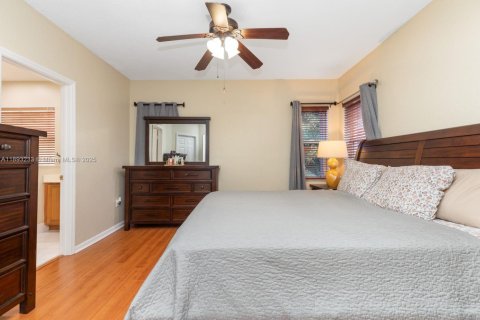 House in Pembroke Pines, Florida 3 bedrooms, 178.65 sq.m. № 1945628 - photo 20