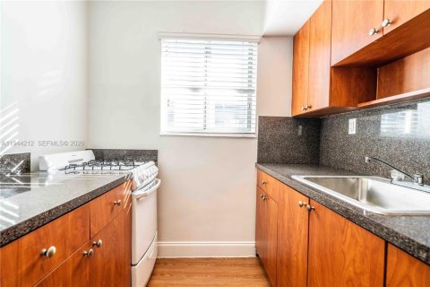 Apartamento en alquiler en Miami Beach, Florida, 48.77 m2 № 2000675 - foto 9