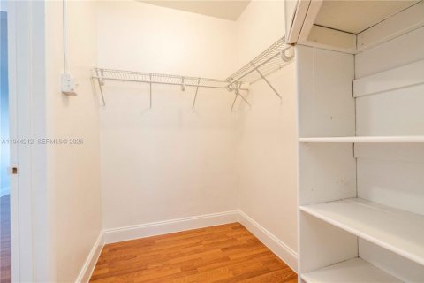 Apartamento en alquiler en Miami Beach, Florida, 48.77 m2 № 2000675 - foto 10