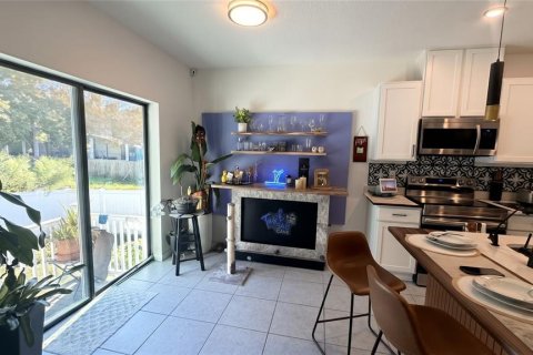 Villa ou maison à louer à Poinciana, Floride: 3 chambres, 133.69 m2 № 2415389 - photo 8