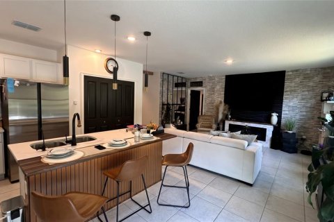 Villa ou maison à louer à Poinciana, Floride: 3 chambres, 133.69 m2 № 2415389 - photo 9