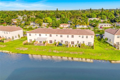 Touwnhouse à vendre à Miami, Floride: 3 chambres, 157.47 m2 № 1935735 - photo 24