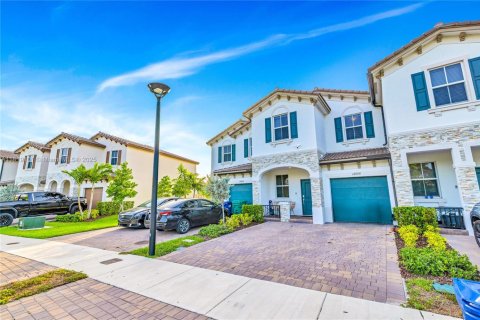 Touwnhouse à vendre à Miami, Floride: 3 chambres, 157.47 m2 № 1935735 - photo 30