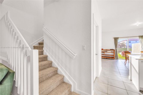 Touwnhouse à vendre à Miami, Floride: 3 chambres, 157.47 m2 № 1935735 - photo 17