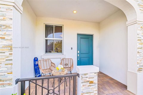 Touwnhouse à vendre à Miami, Floride: 3 chambres, 157.47 m2 № 1935735 - photo 4