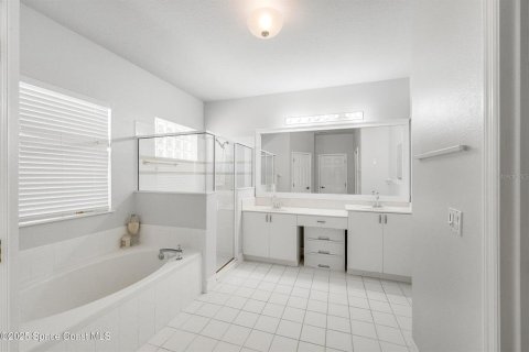 House in Merrit Island, Florida 3 bedrooms, 172.98 sq.m. № 1829690 - photo 17