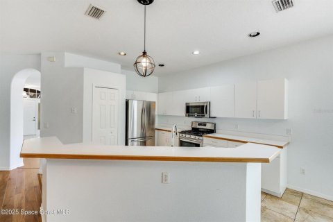 House in Merrit Island, Florida 3 bedrooms, 172.98 sq.m. № 1829690 - photo 9