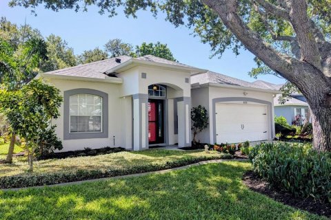 House in Merrit Island, Florida 3 bedrooms, 172.98 sq.m. № 1829690 - photo 1
