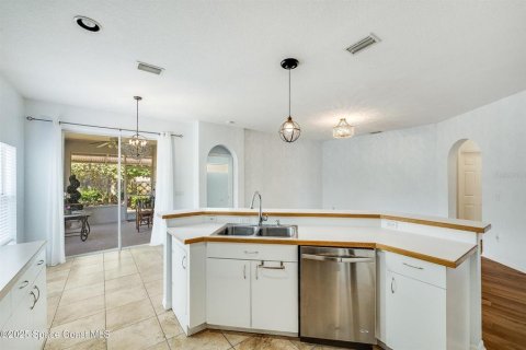 House in Merrit Island, Florida 3 bedrooms, 172.98 sq.m. № 1829690 - photo 11