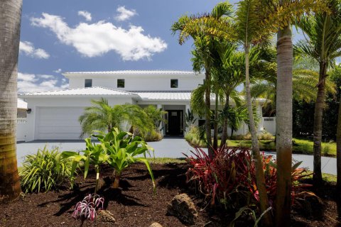 House in Jupiter, Florida 5 bedrooms, 349.41 sq.m. № 2245624 - photo 2