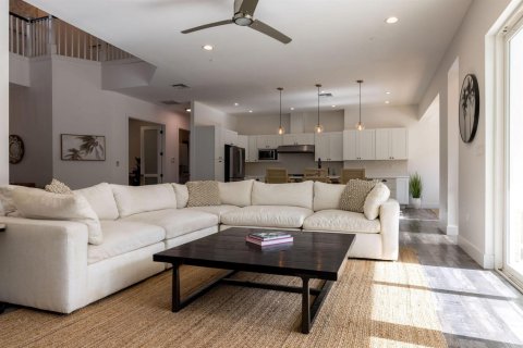 House in Jupiter, Florida 5 bedrooms, 349.41 sq.m. № 2245624 - photo 12