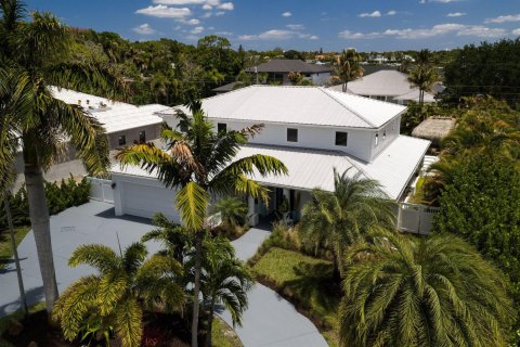 House in Jupiter, Florida 5 bedrooms, 349.41 sq.m. № 2245624 - photo 3
