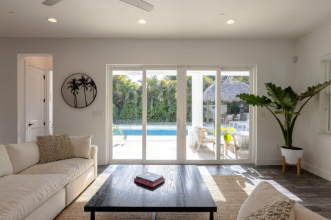 House in Jupiter, Florida 5 bedrooms, 349.41 sq.m. № 2245624 - photo 11