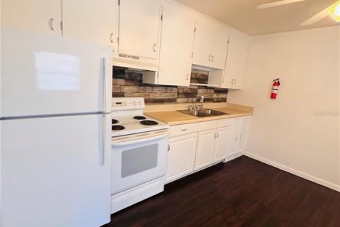 Condo in Maitland, Florida, 2 bedrooms  № 2230708 - photo 5