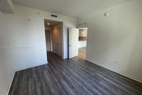 Снять в аренду кондоминиум в Майами, Флорида 1 спальня, 62.62м2, № 1970799 - фото 21