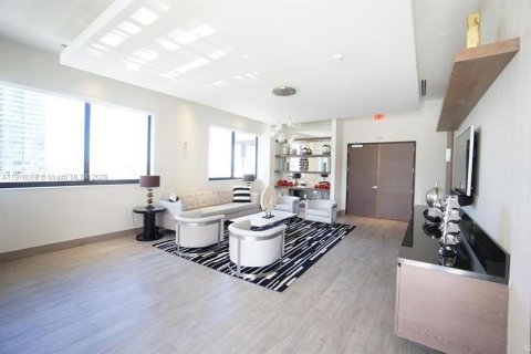 Снять в аренду кондоминиум в Майами, Флорида 1 спальня, 62.62м2, № 1970799 - фото 9