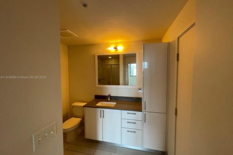 Снять в аренду кондоминиум в Майами, Флорида 1 спальня, 62.62м2, № 1970799 - фото 22