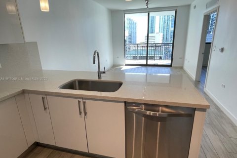 Снять в аренду кондоминиум в Майами, Флорида 1 спальня, 62.62м2, № 1970799 - фото 16