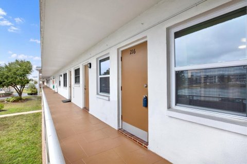 Copropriété à vendre à Saint Petersburg, Floride: 1 chambre, 56.67 m2 № 2142957 - photo 2
