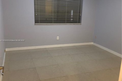 Copropriété à vendre à Weston, Floride: 3 chambres, 158.58 m2 № 1979775 - photo 17