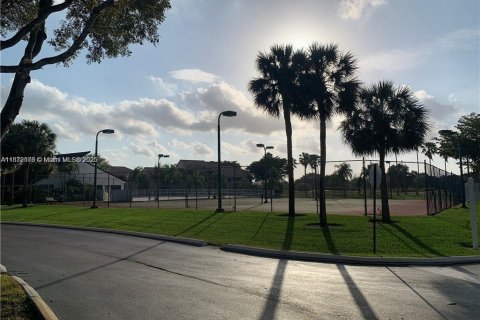 Copropriété à vendre à Weston, Floride: 3 chambres, 158.58 m2 № 1979775 - photo 5