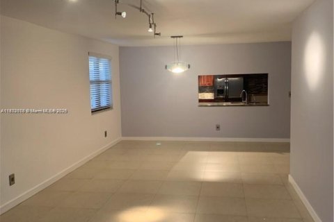 Copropriété à vendre à Weston, Floride: 3 chambres, 158.58 m2 № 1979775 - photo 13