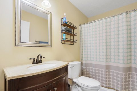 House in Stuart, Florida 2 bedrooms, 91.04 sq.m. № 2391829 - photo 24