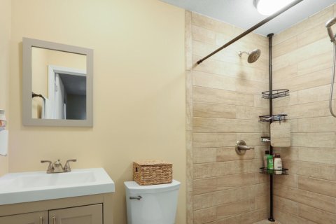House in Stuart, Florida 2 bedrooms, 91.04 sq.m. № 2391829 - photo 23