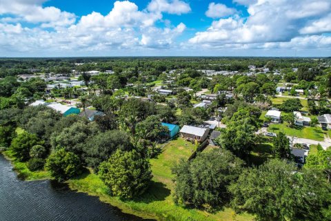 House in Stuart, Florida 2 bedrooms, 91.04 sq.m. № 2391829