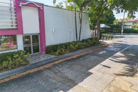 Commercial property in Pompano Beach, Florida № 1861128 - photo 27
