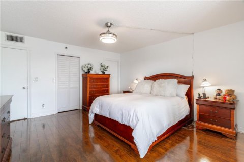 Condominio en venta en Pompano Beach, Florida, 2 dormitorios, 129.97 m2 № 2260498 - foto 9
