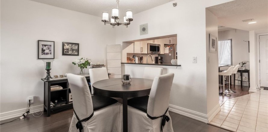 Condominio en Pompano Beach, Florida, 2 dormitorios № 2260498